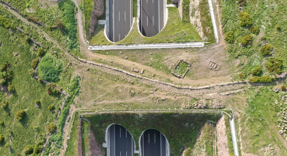 Antik Çağın ulaşım yolu, 2600 yıl sonra Kuzey Ege Otoyolu ile geleceğe taşındı.